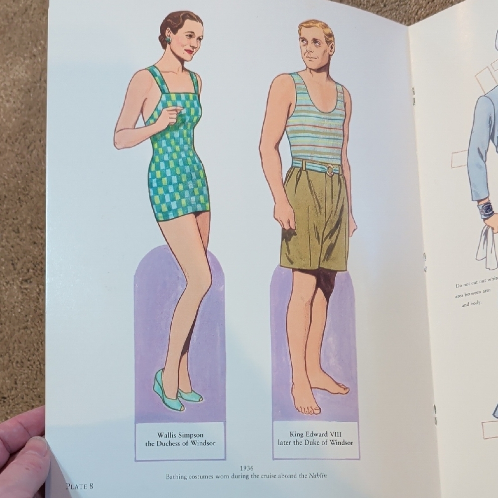 Duke and Duchess of Windsor Fashion Paper Dolls Book - Picture 6 of 8